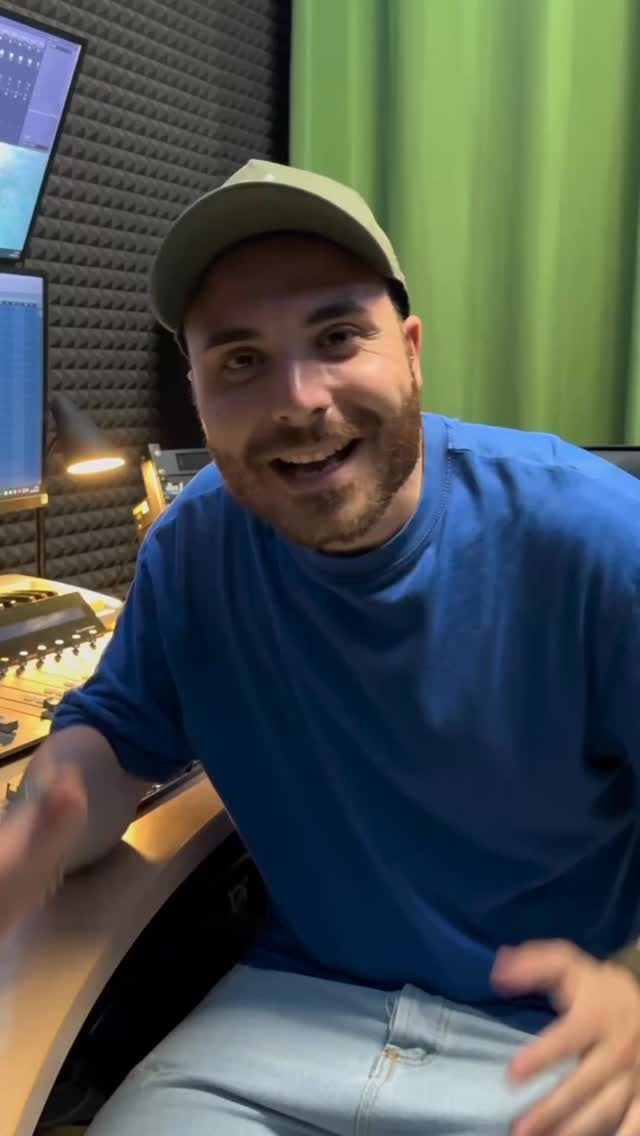 Instagram post from fenuroberto. This post is in position 8.