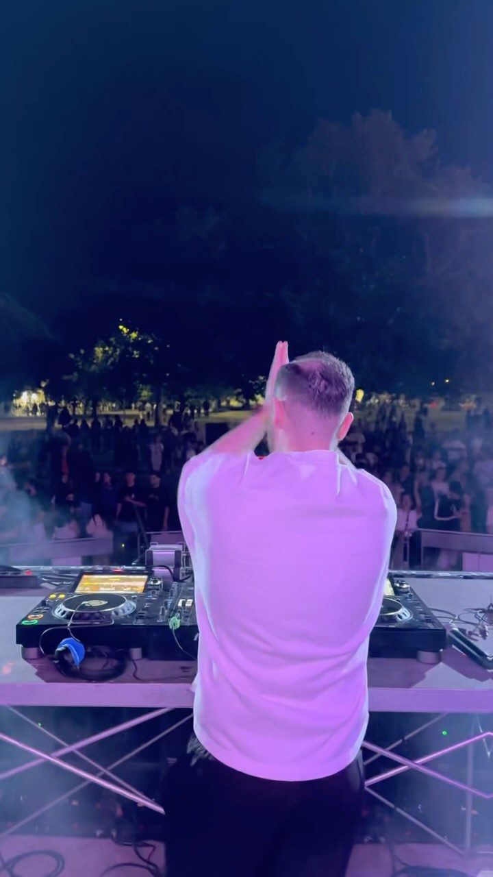 Instagram post from fenuroberto. This post is in position 18.