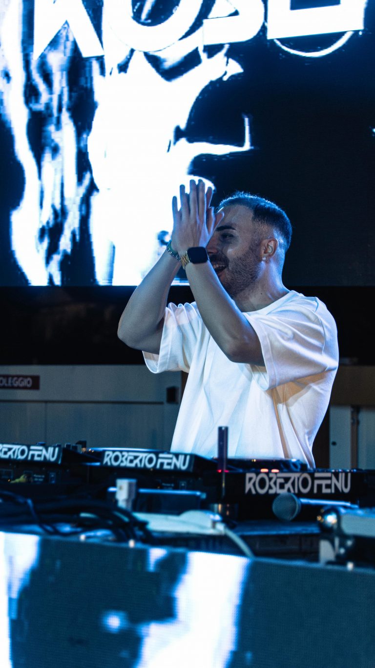 Instagram post from fenuroberto. This post is in position 2.